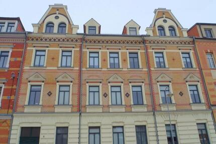 Gemütliche 2-Zimmer-Wohnung mit Balkon zur Hofseite, separater Küche, Laminatboden und Badewanne - Meißen