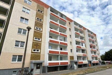Nach Herrichtung ab 15.07.2026 3-Raum Wohnung mit Balkon zu vermieten. - Waren (Müritz)