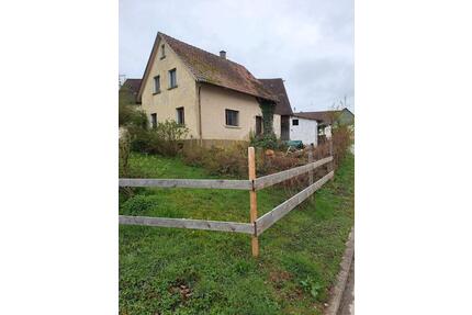 Wohnhaus mit Grundstück - 80.000,00&nbsp;EUR Kaufpreis, ca.&nbsp; 100,00&nbsp;m&sup2; in Meßkirch (PLZ: 88605)