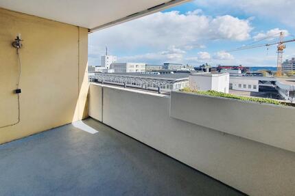 Renovierte 2-Zimmer-Wohnung mit Blick auf die RUB! Nur in Kombination mit Garage zu vermieten - Bochum Laer