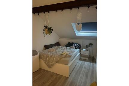 Gemütliche Dachgeschosswohnung in Rheydt - ideal für Studenten - - Mönchengladbach Süd