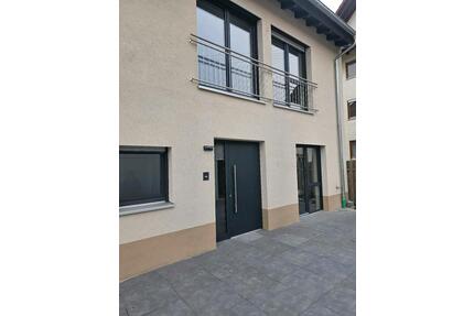 ERSTBEZUG nach Kernsanierung - 1.800,00&nbsp;EUR Kaltmiete, ca.&nbsp; 162,00&nbsp;m&sup2; in Baden-Baden (PLZ: 76534) Lichtental