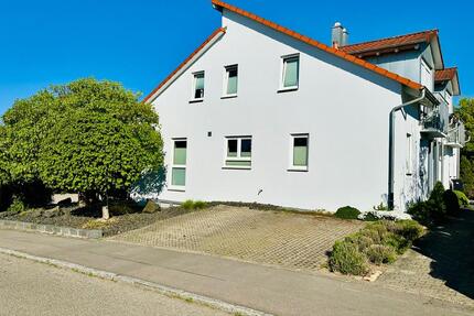 Hochwertig ausgestattetes Reihenendhaus mit Garage in bester Lage - Brackenheim
