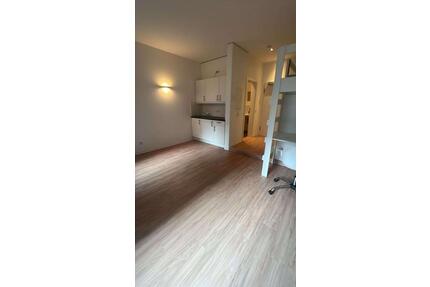 [VAC-22730] Helle 1-Zimmer-Studentenwohnung in Top-Lage, nur wenige Schritte vom Rhein-Center Köln!