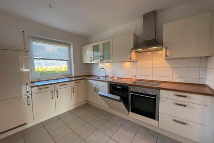 Schöne 3-Zimmer Wohnung - Garage, Stellplatz, Garten - Salzweg