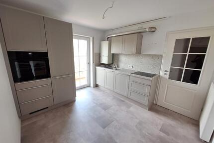 Frisch renovierte 2-Zi, Balkon, Parkett, EBK, neben Engl Garten - München Bogenhausen