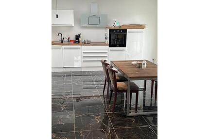 Zwei Zimmer Wohnung mit Fußbodenheizung Terrasse provisionsfrei - Köln Lindenthal