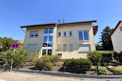 Vorankündigung! Schöne 4-Zimmer-Dachgeschosswohnung mit herrlichem Ausblick - Walldorf