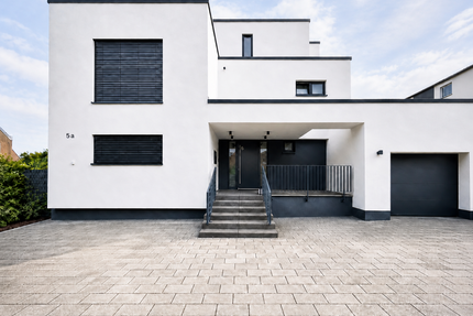 Haus zum Kaufen in Frechen Buschbell 1.179.000,00 € 341.09 m²