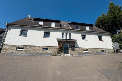 Mehrfamilienhaus mit vier Wohnungen solide Kapitalanlage - Gummersbach Berstig Süd