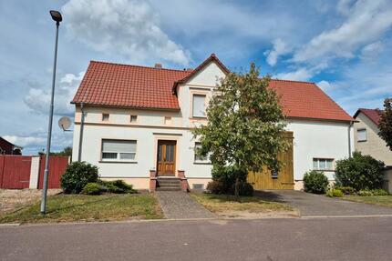 Einfamilienhaus mit Garten, Hof und Scheune - Möckern