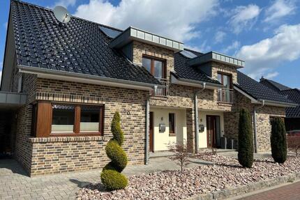 Doppelhaushälfte zu vermieten - 1.300,00&nbsp;EUR Kaltmiete, ca.&nbsp; 120,00&nbsp;m&sup2; in Molbergen (PLZ: 49696)