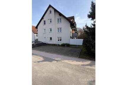 Charmante 2 Zimmer-DG-Wohnung mit Balkon + TG-Stellplatz - Fichtenberg