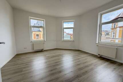 Wohnung zum Mieten in Meerane 225,00 € 42.43 m²