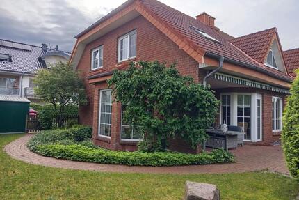 Exklusiver Wohntraum mit Einliegerwohnung und Gewerbepotential - Schloß Holte-Stukenbrock