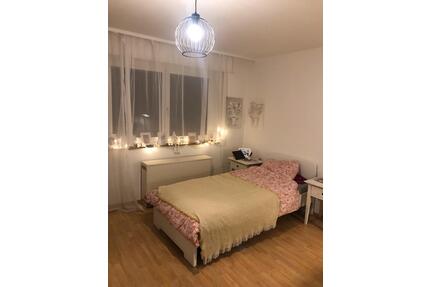 WG-Zimmer in ruhiger 3er-Frauen-WG frei - Stuttgart Stuttgart-West