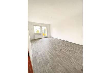 Wohnung zum Mieten in Schwarzheide 421,07 € 64.78 m²