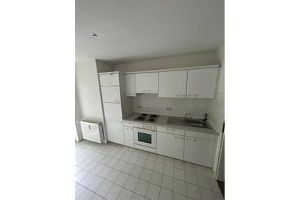 2-Zimmer mit Einbauküche, Balkon, Wanne, Dusche und Laminat zum Toppreis! - Chemnitz Kapellenberg