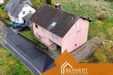 Großzügiges Dreifamilienhaus mit Balkon, Terrasse und vielseitigem Nutzungspotenzial - Lichtenfels Schney