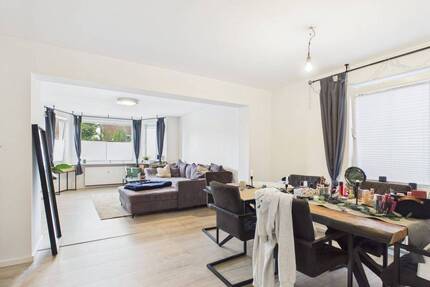 Gepflegte 2-Zimmer-Wohnung, in 3 Parteien Haus mit 25m² Terrasse überdacht. - Lübeck / Sankt Gertrud St. Gertrud