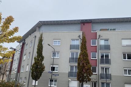 Sonnige Penthousewohnung mit Küche - 3 ZKB mit Terrasse, Keller und 2 x Stellplatz - Frankfurt am Main Nord-Ost