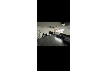 Große Wohnung in Lichtenwald mit Terrasse