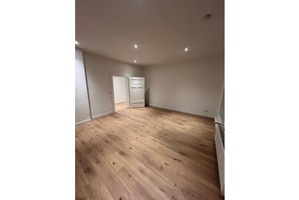 ERSTBEZUG NACH SANIERUNG: Moderne 3-Zimmer-Dachgeschosswohnung - Peine