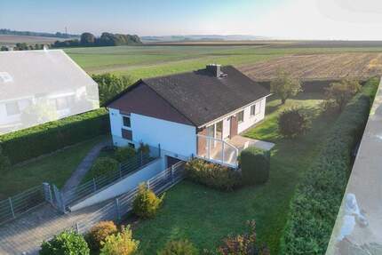 Älterer Bungalow auf tollem Grundstück in Buxheim-Tauberfeld