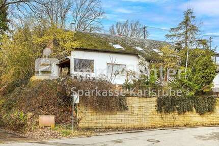 Haus zum Kaufen in Karlsruhe Grünwettersbach 439.000,00 € 286 m² - Karlsruhe / Grünwettersbach