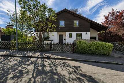 Haus zum Kaufen in LandshutHofberg 945.000,00 € 160 m² - Landshut/Hofberg