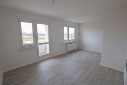 Wohnung zum Mieten in Halle (Saale) 567,00 € 113.32 m²