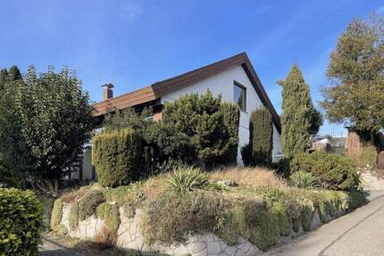 Gemütliches Zuhause mit Wintergarten und großem Grundstück - Müllheim