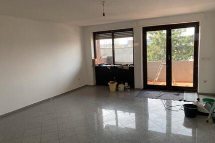 Schöne helle Wohnung mit Südbalkon im 3.OG Nähe Maria Hilf - Krefeld Dießem