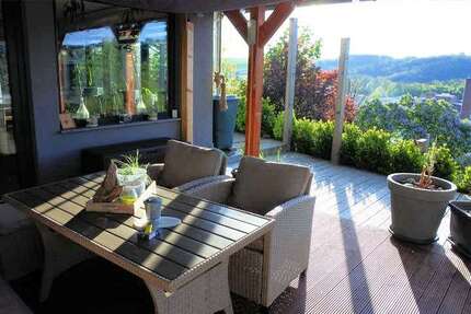 Haus zum Kaufen in Greiz 172.000,00 € 193 m²