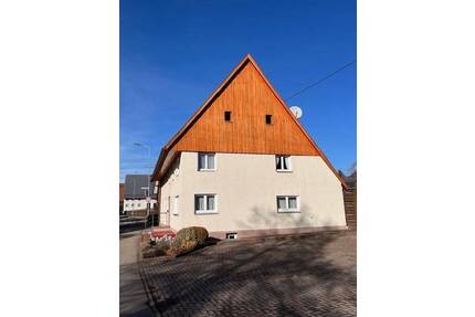 1-Fam-Haus mit Garten. Sofort beziehbar. Ehemaliges Bauernhaus. Kaufpreis VHB. Ausbau-Potenzial im Dachspeicher - Königsfeld im Schwarzwald Neuhausen