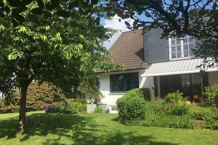 Freistehendes Einfamilienhaus mit großem Eckgrundstück, Weitblick - Marienheide