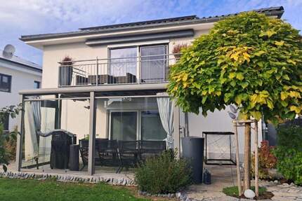 *VERKAUFT* Viel Platz für Familie und Homeoffice. Modernes Ein- bis Zweifamilienhaus - Singen