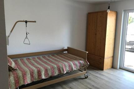 Zimmer in Pflege-WG - 650,00&nbsp;EUR Kaltmiete, ca.&nbsp; 20,00&nbsp;m&sup2; in Gütersloh (PLZ: 33330)