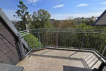 Lichtdurchflutete Wohnung im Dachgeschoss mit hohen Decken, Lift, großer Terrasse und TG - Chemnitz Kaßberg