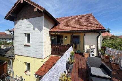 Provisionsfrei! Großzügiges Zweifamilienhaus von Altötting