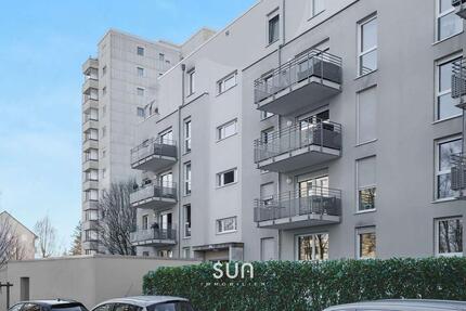 **Lichtdurchflutet mit Sonnenbalkon** Hochwertige 2 Zi. Wohnung mit Einbauküche und Fußbodenheizung - Steinbach (Taunus)