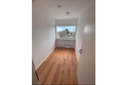 1 Zimmer Wohnung zu vermiten - 340,00&nbsp;EUR Kaltmiete, ca.&nbsp; 10,00&nbsp;m&sup2; in Mainz (PLZ: 55127) Lerchenberg