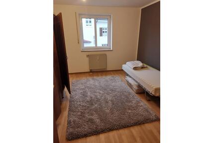 15 qm Zimmer in einer 80qm-3-Zimmer-Wohnung - Marktoberdorf