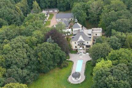 Wohnung zum Mieten in Bennewitz 1.990,00 € 210 m²