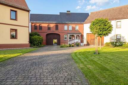 Haus zum Kaufen in Jessen (Elster) 374.900,00 € 251.44 m²