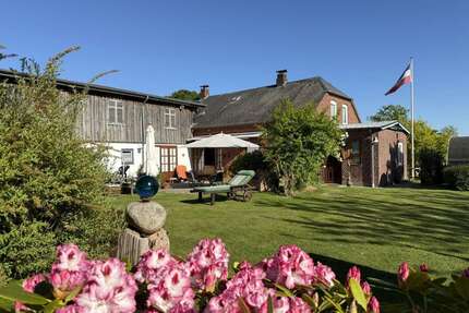 Haus zum Kaufen in Niesgrau 695.000,00 € 300 m²