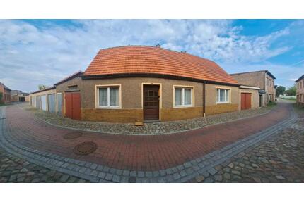 Haus mitten in der Stadt. Sanierungsobjekt für Jung oder Alt - Röbel/Müritz