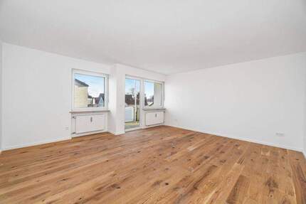 Reserviert!! Erstbezug nach Sanierung: Lichtdurchflutete 4-Zimmer-Wohnung mit Balkon in Germering