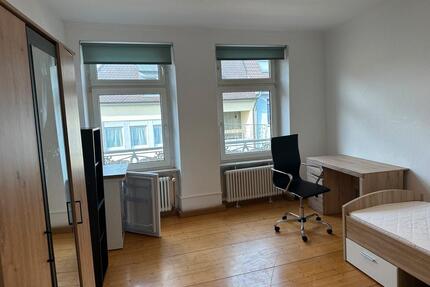 Möblieret 3er WG Zimmer 21m2 2.OG mit Süd Balkon - Karlsruhe Durlach