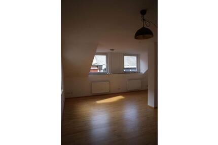 Solide Altstadtwohnung in Amberg, ca. 80 m2, 2 ZKB, sofort frei